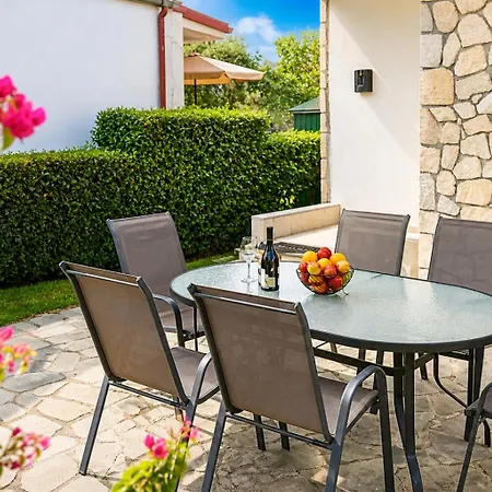 Holiday home Properstay 112 - Maison Calme