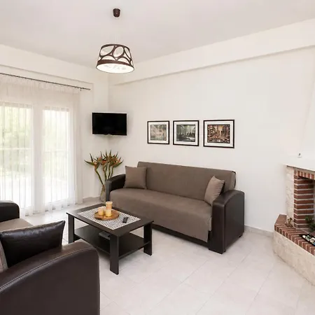 Properstay 112 - Maison Calme Holiday home Polychrono